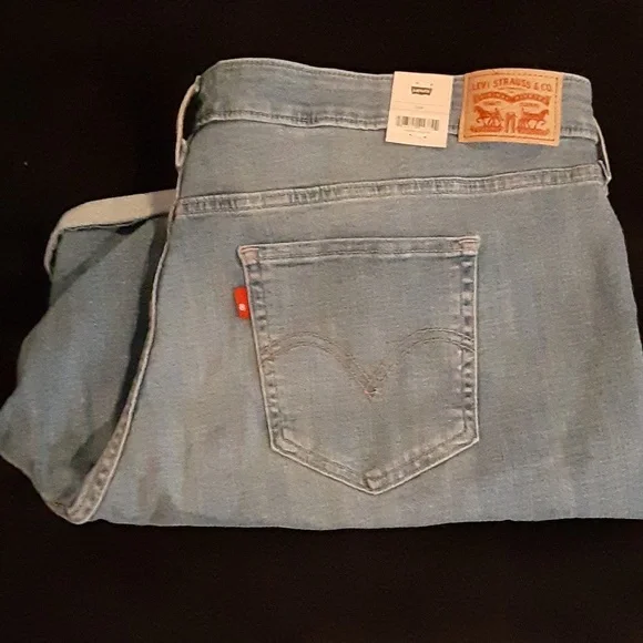 Levi's Women's Denim Mid Length Shorts Size 22W - Picture 1 of 8